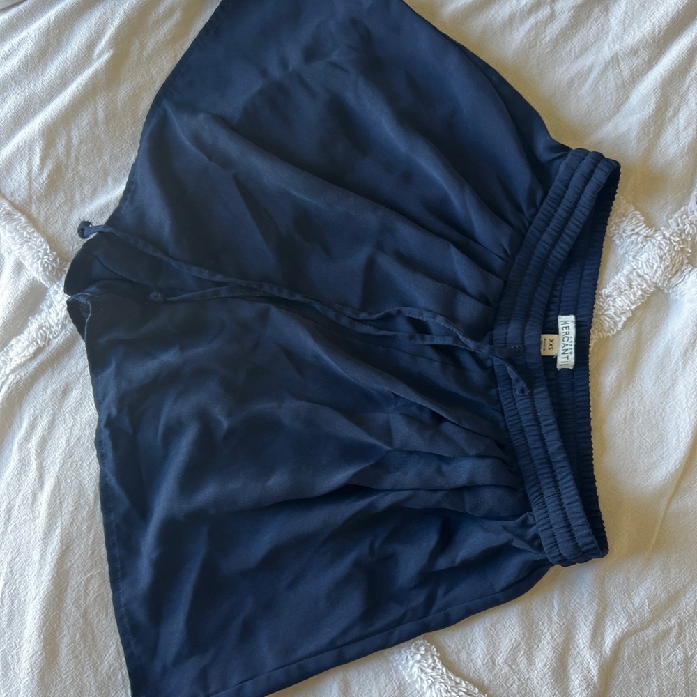 Drawstring shorts - Picture 2 of 5